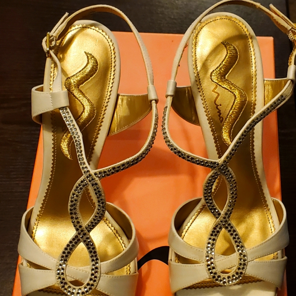 Sandles